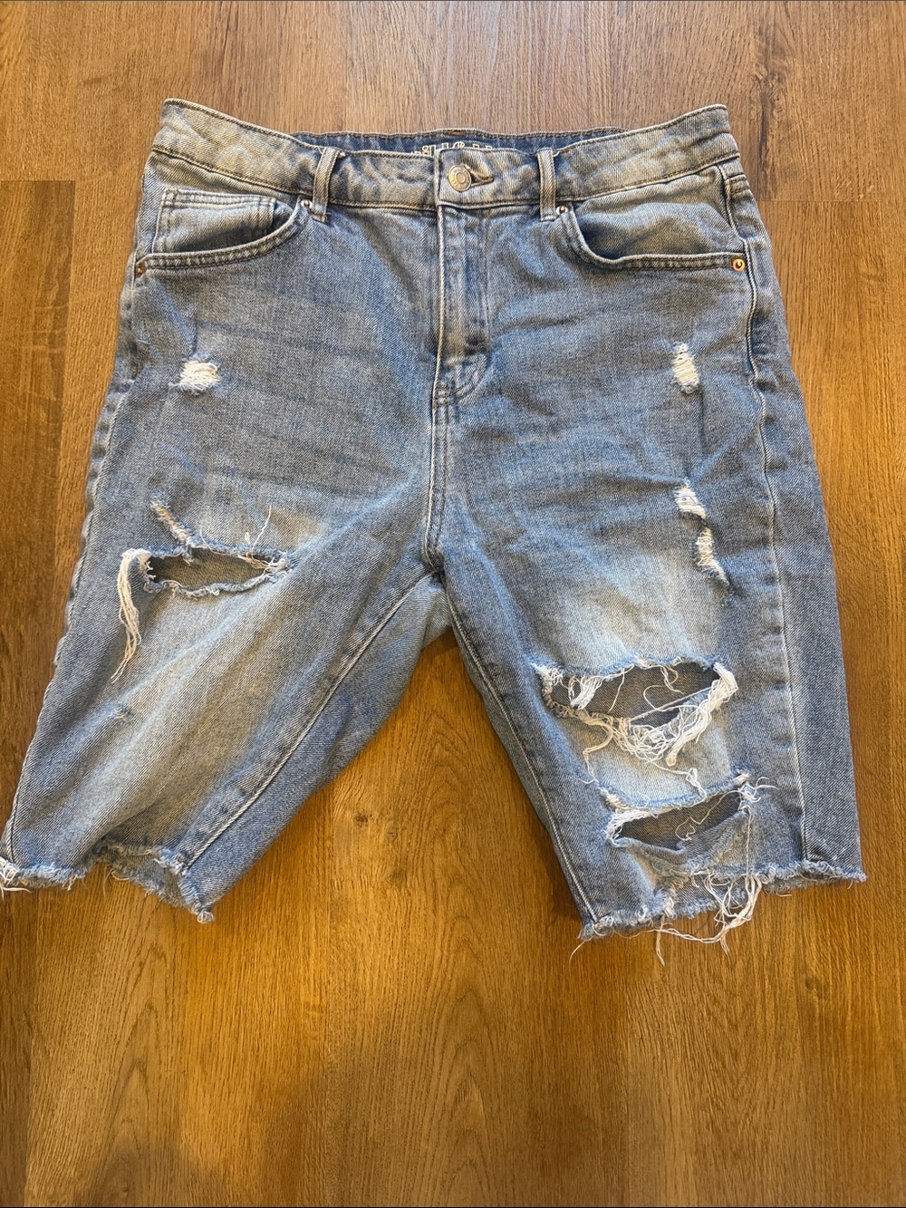 {preloved} Women’s Distressed Denim Shorts - Light Blue (size 8)